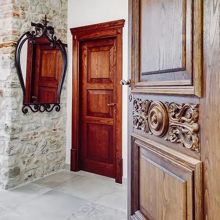 Nepos Hotel 4*
